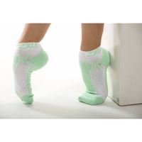 Женские низкие спортивные носки 2XU WQ1904e (белый / дынный)