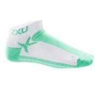 Женские низкие спортивные носки 2XU WQ1904e (белый / зелёный)