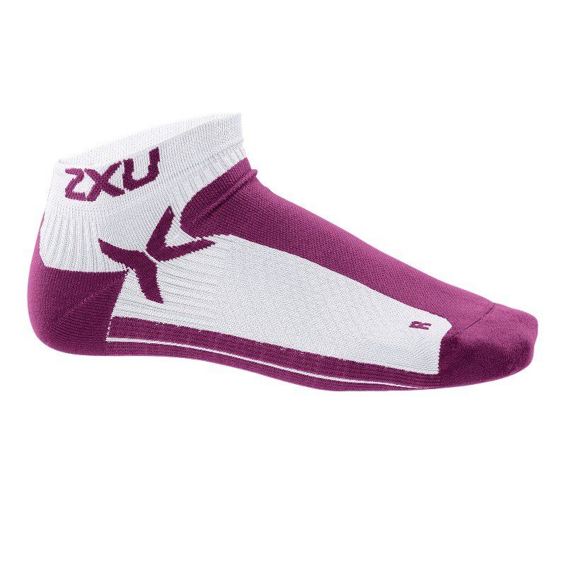 Женские низкие спортивные носки 2XU WQ1904e (белый / сливовый)